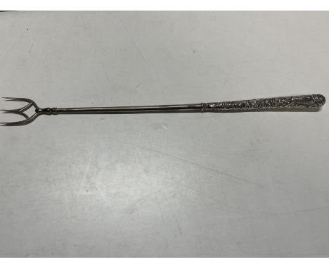 A hallmarked for Birmingham 1887 solid silver toasting fork by George Unite, 91g 
