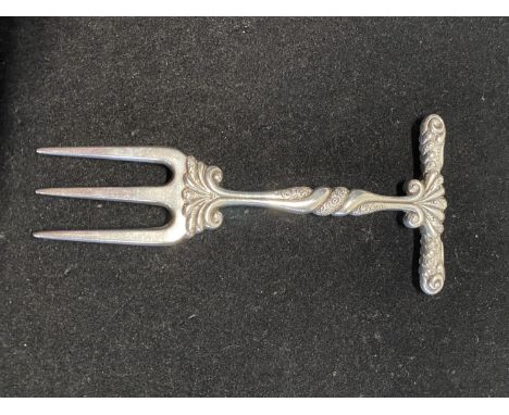 A hallmarked for Birmingham 1900 large toasting fork, maker gervase Wheeler?, 33g, 