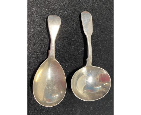 One Georgian hallmarked for London caddy spoon and a Victorian hallmarked caddy spoon, total weight 33g 