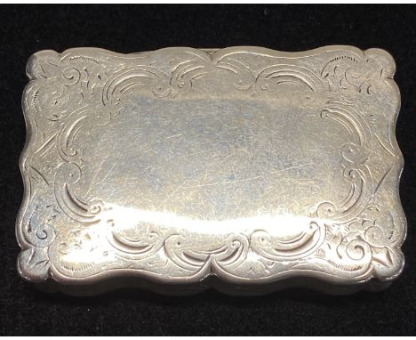 A hallmarked for Birmingham 1879 snuff box with gilt interior, blank cartouche, maker D&amp;N, 71g 