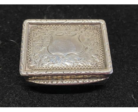 A hallmarked for Birmingham 1903 silver snuff box with blank cartouche, maker Smith &amp; Braham, 35g 