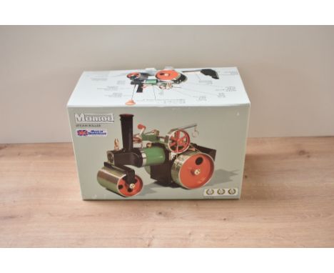 A Mamod Live Steam SR1A Steam Roller, in original box with inner packaging, appears unused