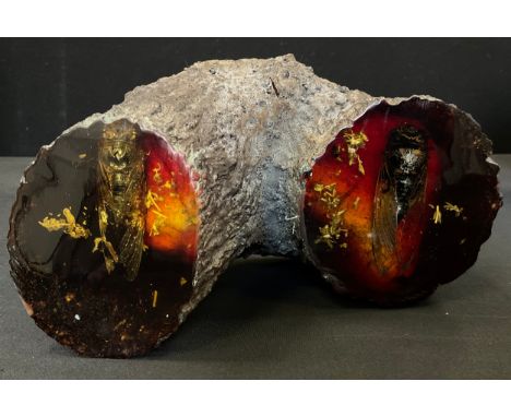 An amber style resin tree trunk section, with insect platform terminals, 19.5cm wide 