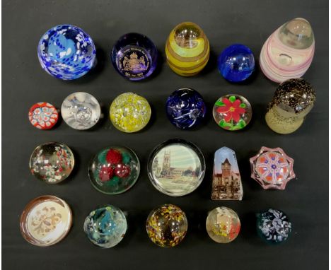 Paperweights - Wedgwood owl, Isle of Wight glass cloud vortex, Caithness Queen Elizabeth Queen Mothers 95th year 1995, limite