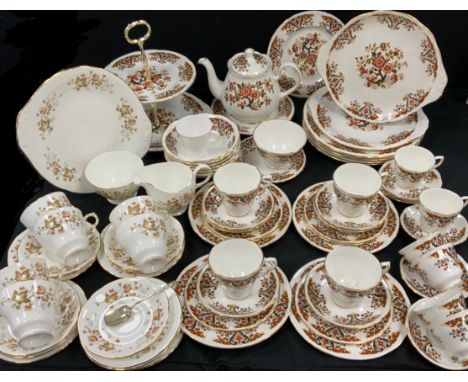 Teaware - A Colough 'Royale' pattern table service for four including; a tea pot, milk jug, sugar, four tea cups and saucers,