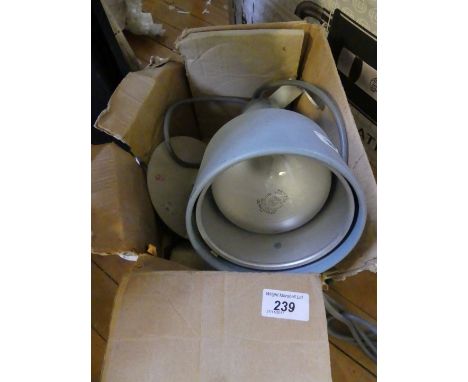 A Vintage Philips Ultra Fill  Health Lamp, complete with original box (sold electrically untested).