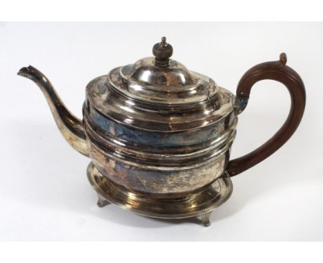 A George III silver teapotTogether with a George III oval shaped kettle stand, weight approx. 18.6ozCONDITION REPORT/ADDITION