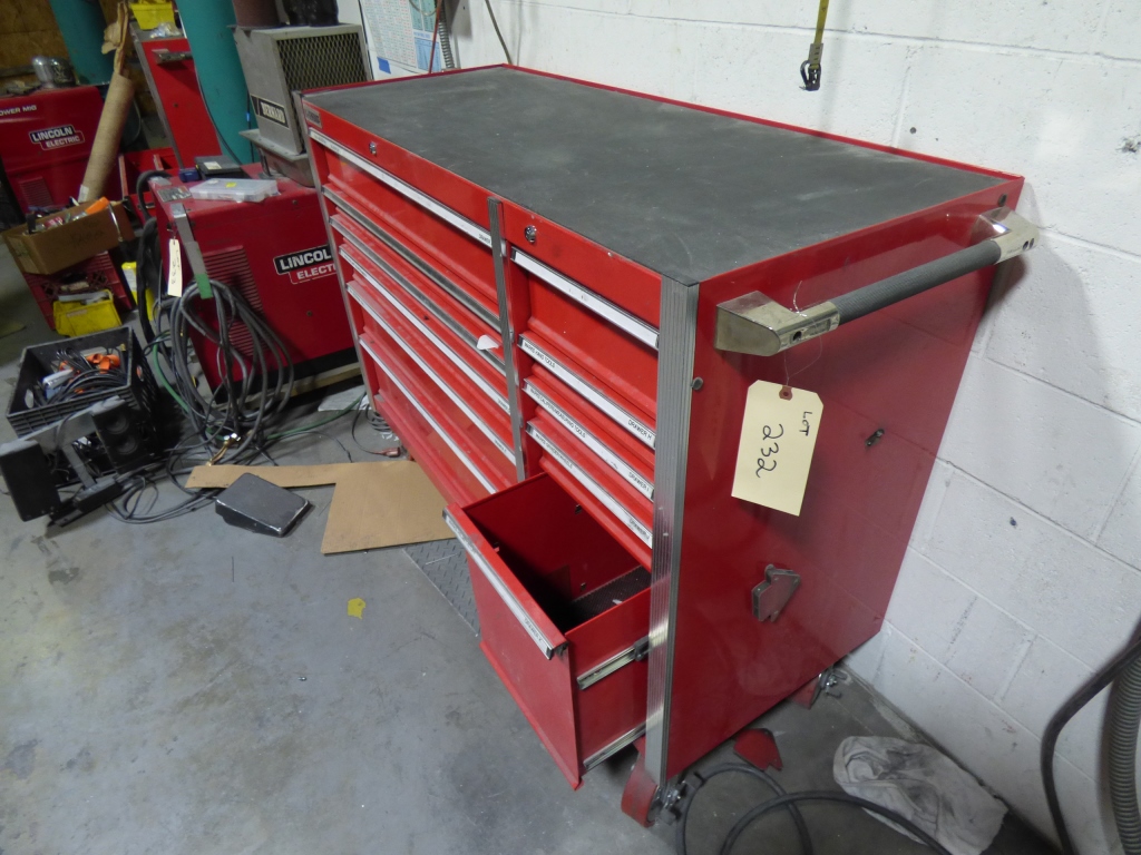 US General PRO 11 Drawer Locking Tool Chest, with wheels.