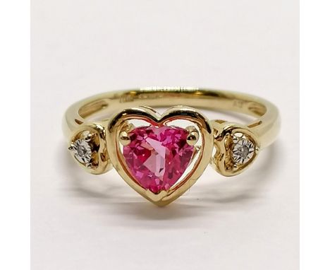 9ct hallmarked gold heart shaped pink sapphire &amp; diamond ring - size O &amp; 2.3g total weight 