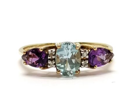 9ct hallmarked gold blue topaz, amethyst &amp; diamond set ring - size R &amp; 2.2g total weight 