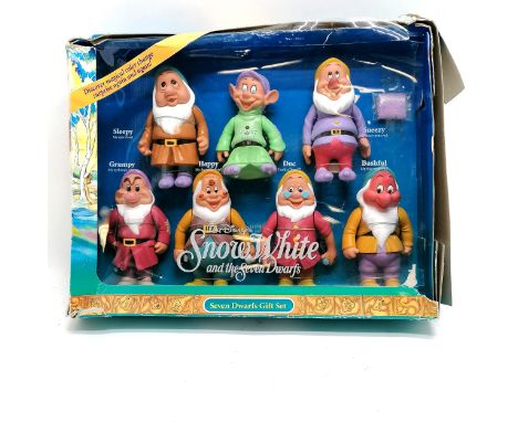 Mattel Boxed Disney : Snow White and the seven Dwarfs ~ 7 dwarfs gift set - complete but losses to packaging. 45cm x 35cm 