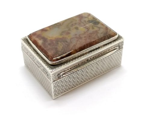 Antique silver snuff box with agate set lid and original gilding to interior by John Henry Hill - 4cm x 3cm x 2cm &amp; 55g t