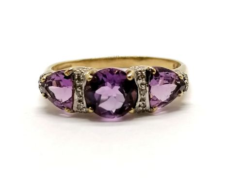 9ct hallmarked gold amethyst (brilliant cut + 2 trillion cut) &amp; diamond stone set ring inc diamonds set to the sides - si