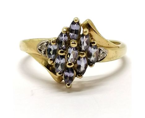 9ct hallmarked gold tanzanite stone set ring with diamond set shoulders - size S &amp; 3g total weight 