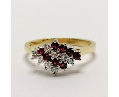 18ct hallmarked gold ruby &amp; diamond set cluster ring - size N &amp; 3.6g total weight 