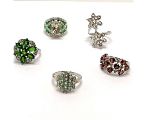 5 x silver stone set rings inc double stone set flower, stone ring with green enamel shoulders etc - total weight 23g 