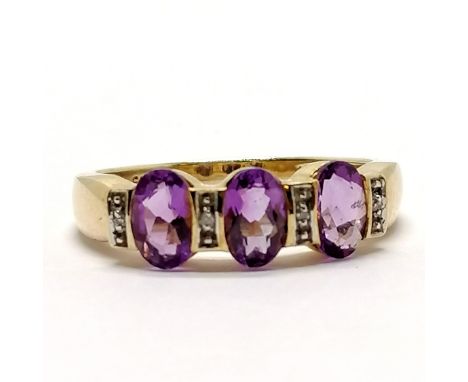 9ct marked gold amethyst &amp; diamond stone set ring - size P &amp; 2.6g total weight 