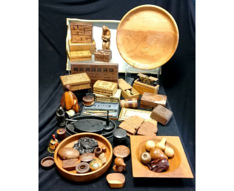 Large qty of treen / woodware inc Japanese hand turned and carved charger (41cm diameter with script to reverse and repair to
