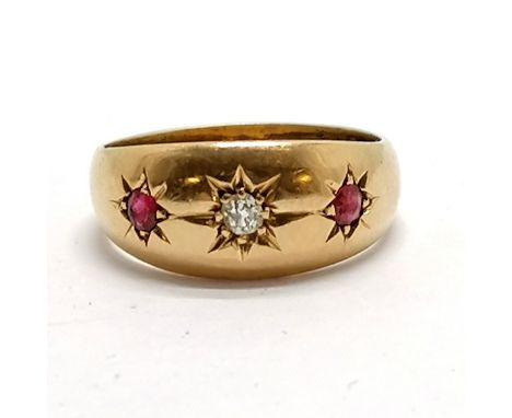 Antique 18ct hallmarked gold gypsy ring set with diamond + 2 rubies - size K &amp; 4.3g total weight 