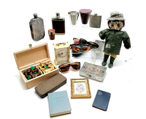 Qty of oddments inc owl figure wearing a hat (32cm), Art Deco silver plated flask (slight a/f), chess pieces, travel drinking