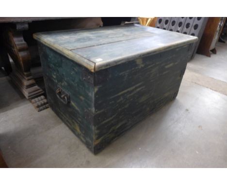 A pine tool chest 