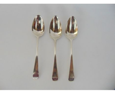 Three Georgian silver ladle spoons in the Old English pattern (various dates) 6oz