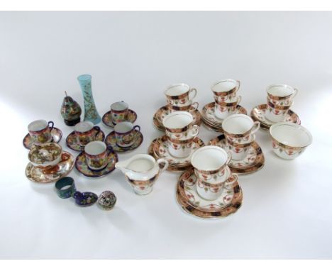 A quantity of Colclough china tea wares comprising milk jug, sugar bowl, twelve saucers and twelve tea plates together with a