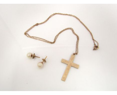 A pair of pearl ear studs together with a 9ct gold pendant cross and link chain, 4g approx