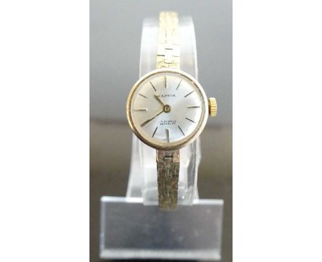 A lady's Mappin 9ct gold cased manual wind wristwatch, on integral 9ct gold bark-link bracelet, 14.2g, case dia.18mm 
