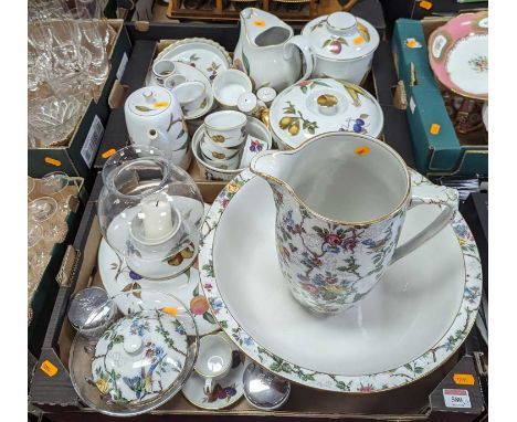 Mixed ceramics to include Royal Worcester Evesham pattern dinnerwares 