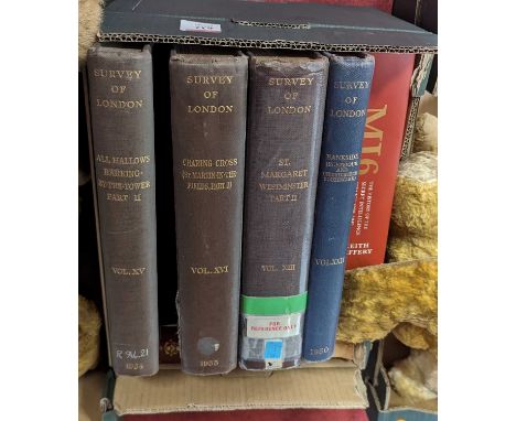 A collection of vintage books, to include four volumes of The Survey of London