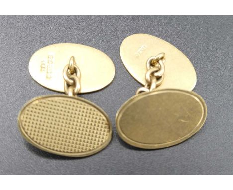 A pair of 9ct gold engine turned gent's oval cufflinks, 6.1g, 18 x 11mm