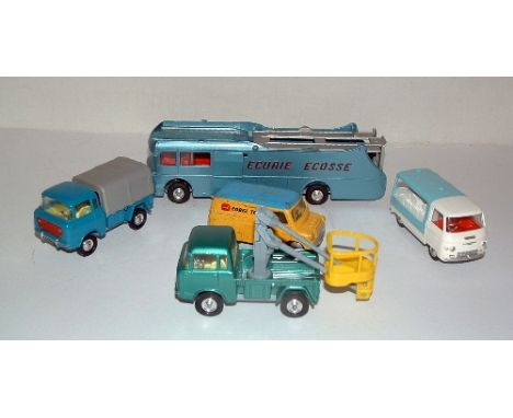 CORGI Toys 5 x Commercials nos 409 Blue Jeep FC 150 with Tan Hilt, 478 Green Jeep FC 150 Tower Wagon, 466 Commer Blue & White