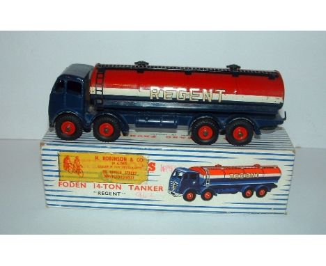 DINKY Toys 942 14T Blue Foden with Dark Blue Type 2 Cab, Chassis and Tow hook - Red and Dark Blue Tank with White Line - REGE