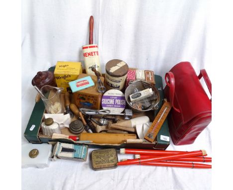 Picnic set, thermometer, kitchenalia etc 