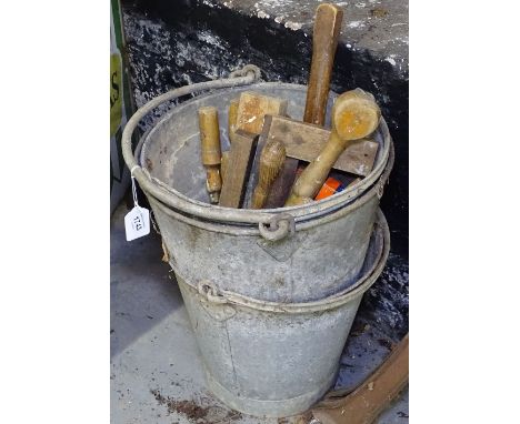 2 galvanised buckets, and various hand tools 