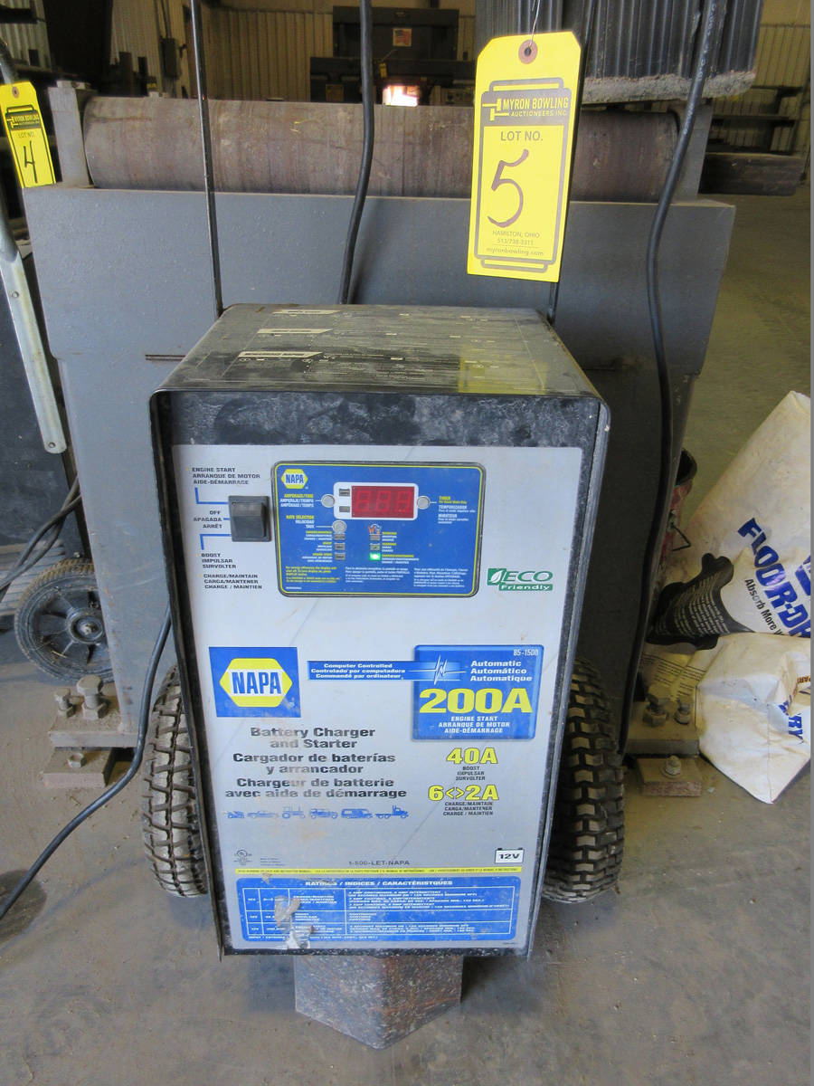{ Group of lots 4, 5 } NAPA 851500 BATTERY CHARGER & STARTER