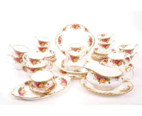 Royal Albert - Old Country Roses - A vintage 20th century circa 1960s porcelain china tea service and part dinner service. To