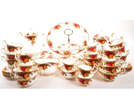 Royal Albert - Old Country Roses - A 20th Century vintage porcelain bone china Royal Albert tea service in the Old Counry Ros