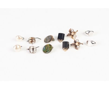 A PAIR OF SILVER GILT ORCHID PATTERN CLIP EARRINGS, each set with a small pearl and FIVE OTHER PAIRS OF EARRINGS (12) 