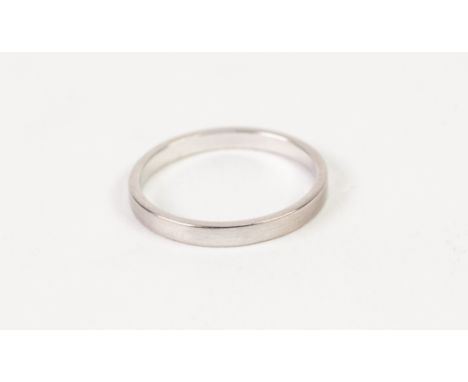 MODERN 18ct WHITE GOLD WEDDING RING, Birmingham 2006, 2.1gms  