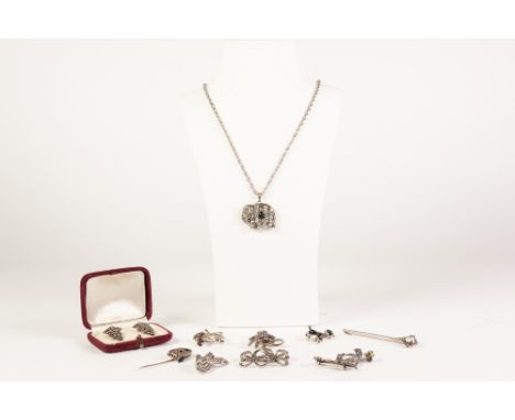 A SMALL SELECTION OF SILVER AND WHITE METAL MARCASITE SET JEWELLERY 