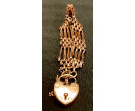 A 9ct gold gate bracelet, padlock clasp, stamped 9ct, 15.6g 