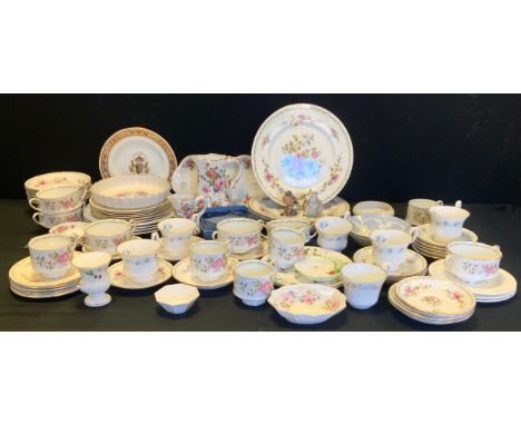 Ceramics - Paragon pattern 'Tay 'san' table service for five including five dinner plates, five soup bowls and five tea cups 