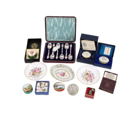 A collection of small porcelain items. Including thimbles, patch boxes, dishes, etc, by Halcyon Days, Limoges, Royal Worceste