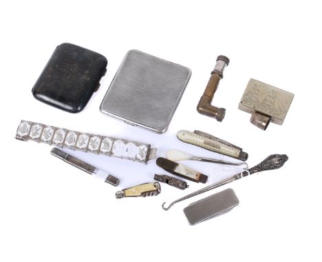 A collection of silver and collectable items. Including a silver cigarette case 'presented to CG Carter for war services 1914