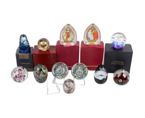 Collection of assorted glass paperweights (some boxed). Including Wedgwood and Caithness, etc. Max. H11cm