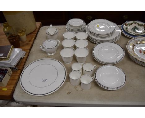 A quantity of Royal Worcester Silver Jubilee teaware, dinner plates, cake plates etc