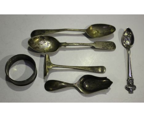 A Dutch silver caddy spoon, circa 1869, with stylized leaf shape bowl and tapering handle, maker's mark AP, length 10cm, toge