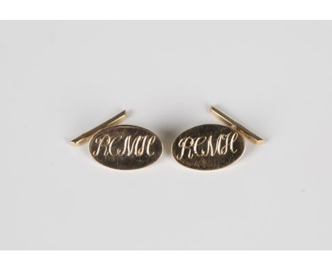 A pair of 9ct gold oval cufflinks, monogram engraved, with plain bar fittings, London 1990, weight 7.4g, dimensions of each f